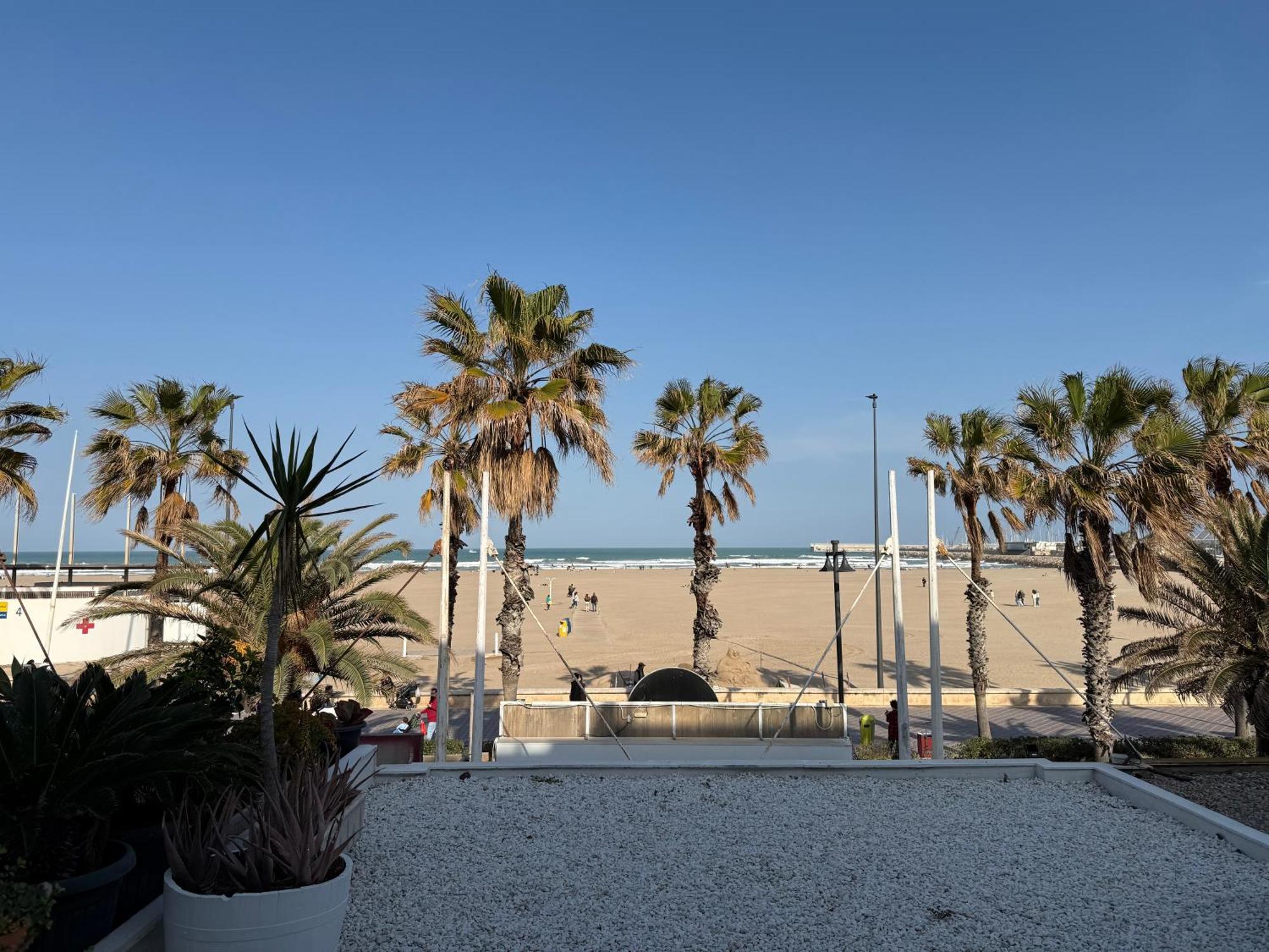 Exclusive Beachfront Appartement
